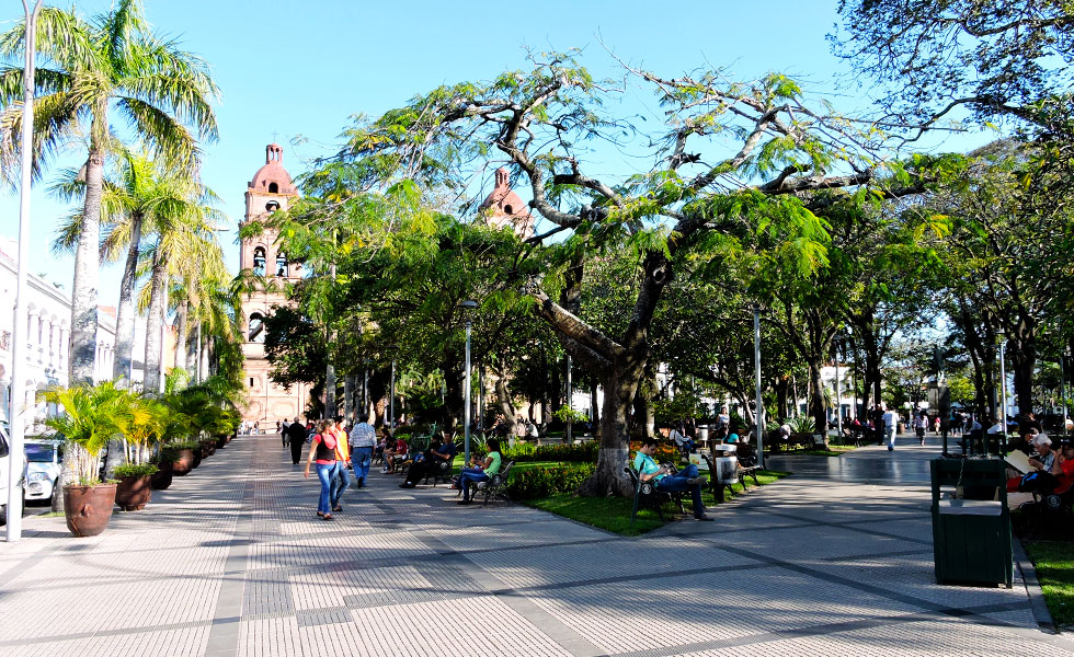 La plaza principal es uno de los lugares turísticos de Santa Cruz de la Sierra